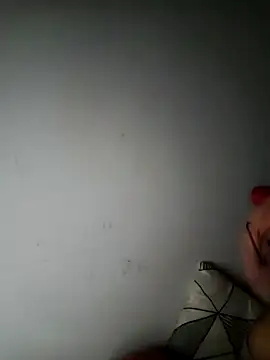 iamlalamilano webcam