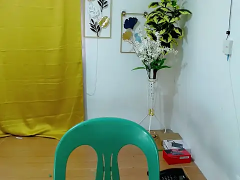 ur_asianhotleah webcam