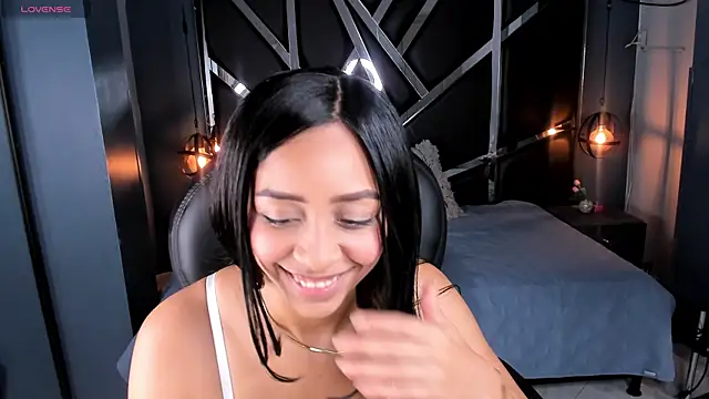 Esmeralda__18 webcam