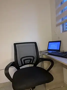 tabata_monroee webcam