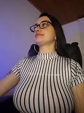 Webcam Model (preetypeach)  is live.Free join now!