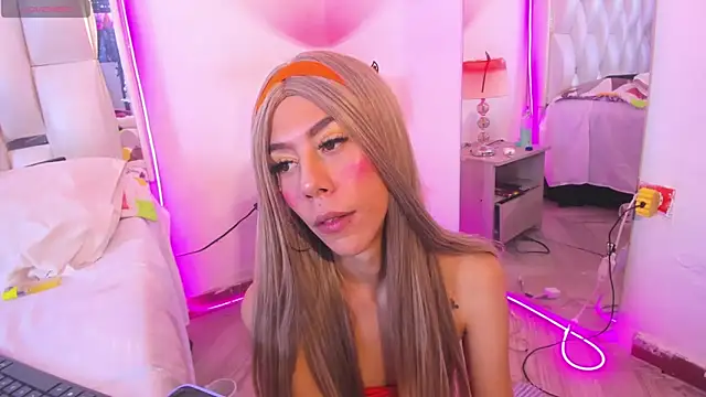 Darlyn_tenderhot__ webcam