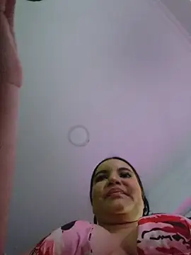 Pretty_Julieta webcam