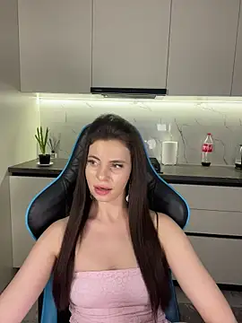 curlylara - CurlyLara's free webcam - UK Sex Cams