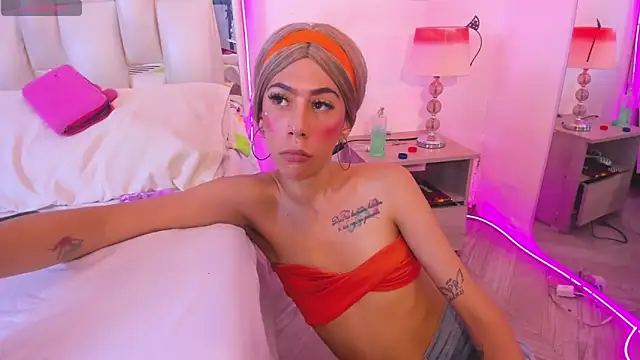 Darlyn_tenderhot__ webcam