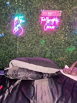 renathickass - RenaThickAss's free webcam - UK Sex Cams