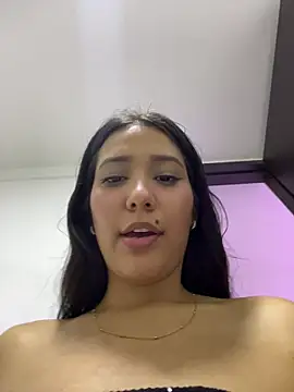 Webcam Model (IsabellaJoness_)  is live.Free join now!