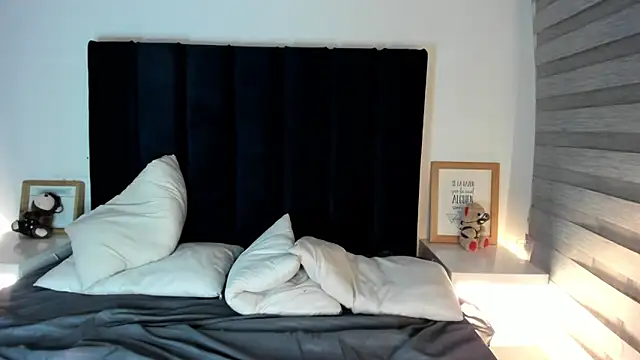 melanie_roux__ webcam