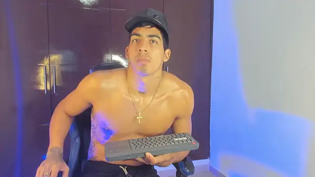 Milo_LatinBoy webcam