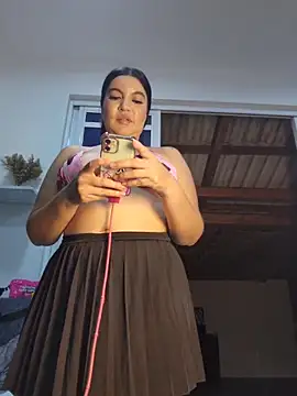 Pretty_Julieta webcam