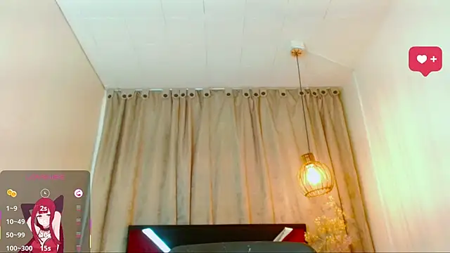 katha_Crawford webcam