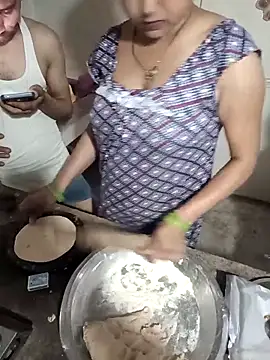 Savita_bhabhi_enjoy webcam