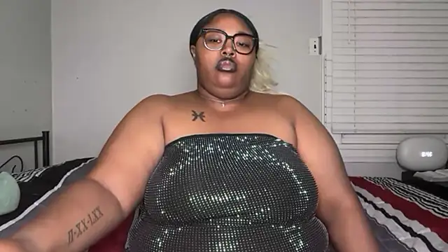 Chocolatebunnyxx96 webcam