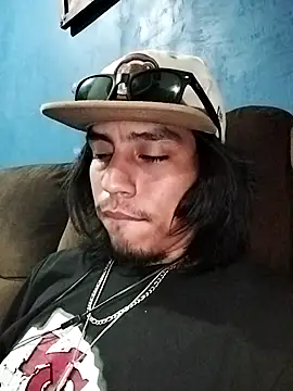 AlexAlejandro13 webcam