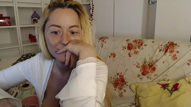 _karolynesyera_ webcam