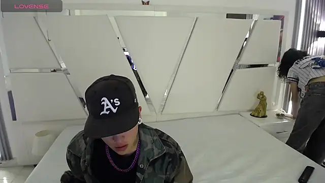 We are new here, we come hot🥵🔥😈 #new #feet #couple #cuckold #cum #smalltits 