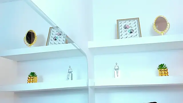 IsabellaMonet webcam