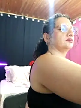 Aleja_Gonzales webcam