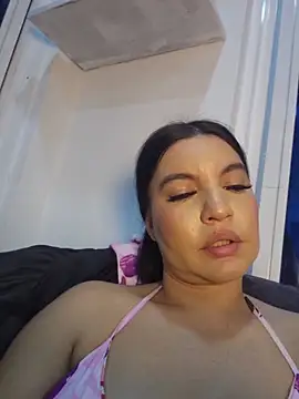 Pretty_Julieta webcam