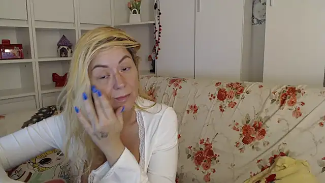 _karolynesyera_ webcam