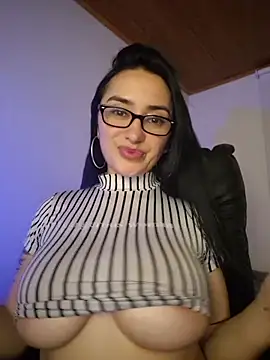 Webcam Model (preetypeach)  is live.Free join now!