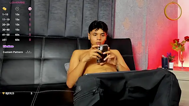 Alejandroo_Montenegro webcam