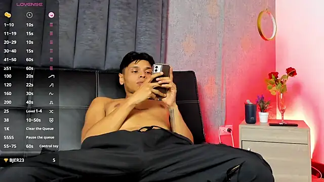 Alejandroo_Montenegro webcam