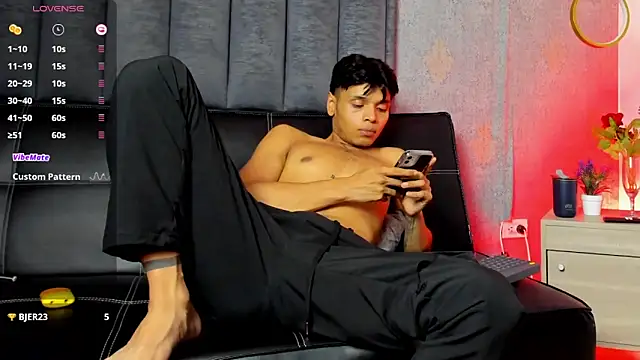 Alejandroo_Montenegro webcam