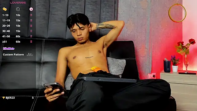 Alejandroo_Montenegro webcam