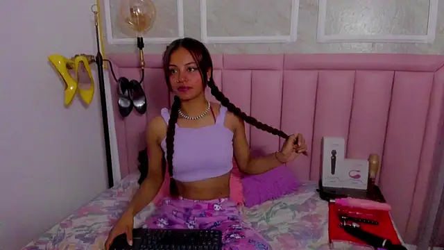 HoollyHendrix webcam