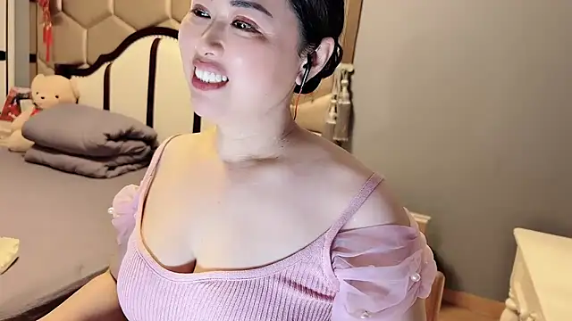 yaoyao22678 webcam