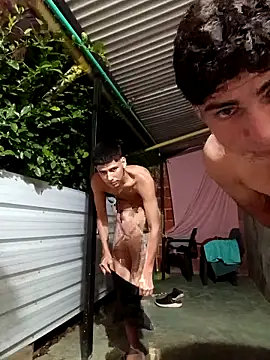 3hornys-straights webcam