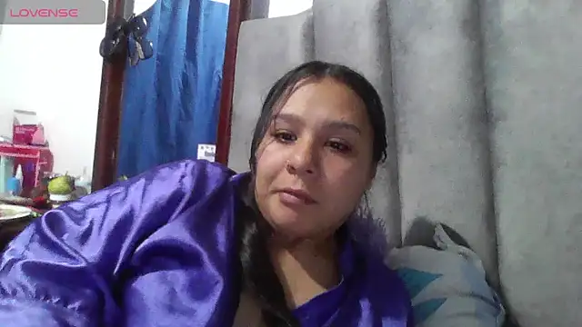 Charis_21 webcam