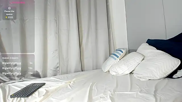 AbrilW1 live sex cam