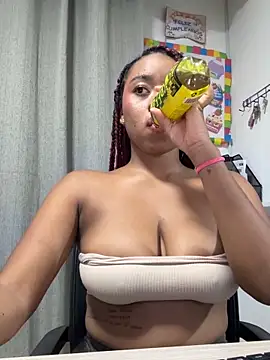 Kloe_rousse01 - Live Cam