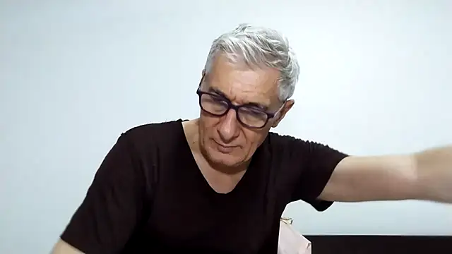 BIGUNCUTHARDCOCK webcam