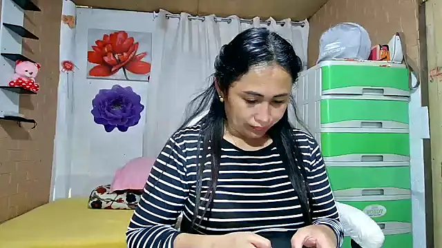 Filipina_Desire webcam