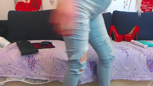 Playful_Goldie_WOW__ webcam