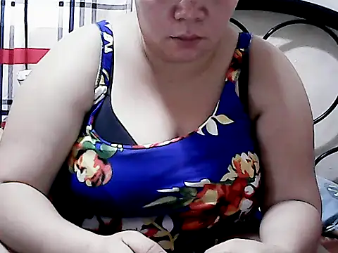 HornyPussie69 webcam