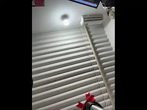 halana_squirts webcam