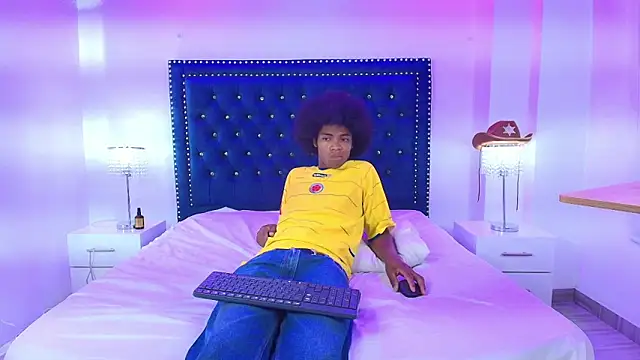 Cristal_and_luke webcam