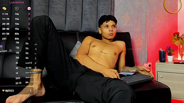 Alejandroo_Montenegro webcam