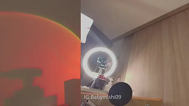 babymishi (F young) - SHOW TITS+ CLAMPS IN NOPPLES