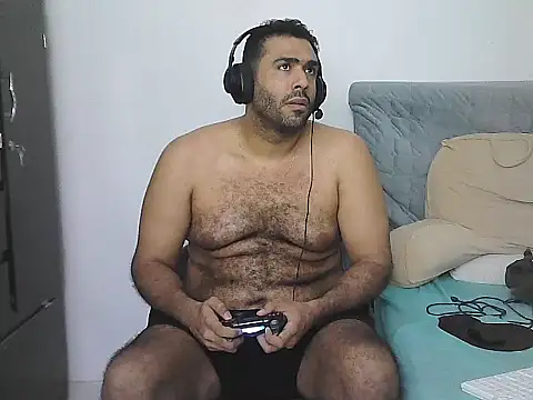 AlphaLatinoBear webcam