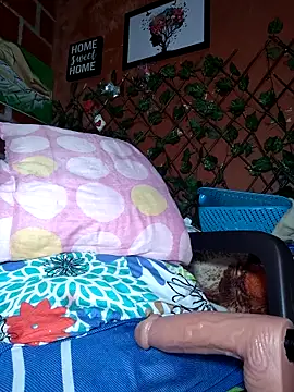 KattalellaGomez webcam