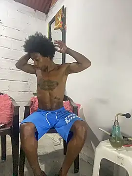 Larry-n-clouds live sex cam