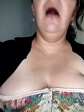 Webcam Model (_Saraqueen)  is live.Free join now!