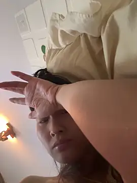 美女Zbnmji在线直播