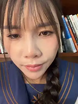 05年學姐户外绿色擦边大厅不露，更多调教刺激在pvt c2c帮你释放~Training and other stimulation are all released by pvt c2c~ 录屏穷三代