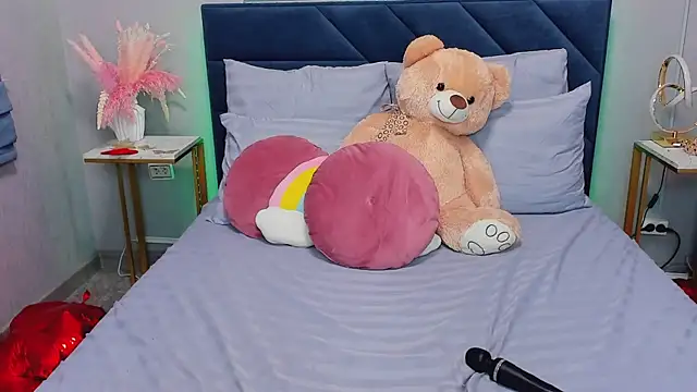 Curvy_Dynamite_ webcam